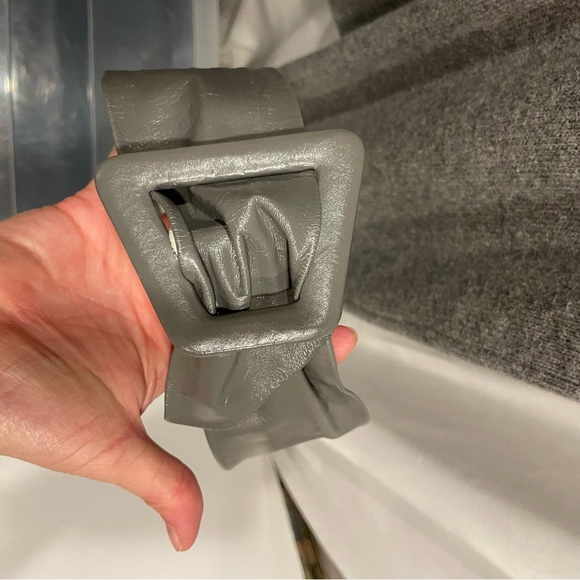 Vintage 80’s St. John gray button sweater Santana dress belt removable collar - Picture 9 of 15